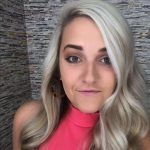 Meet your Posher, Casey